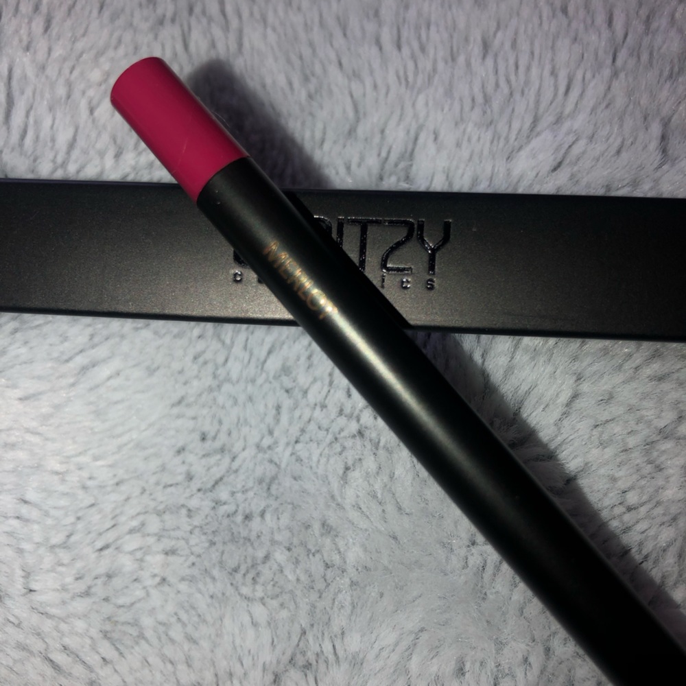 Laritzy Cosmetics gel lip liner in Merlot